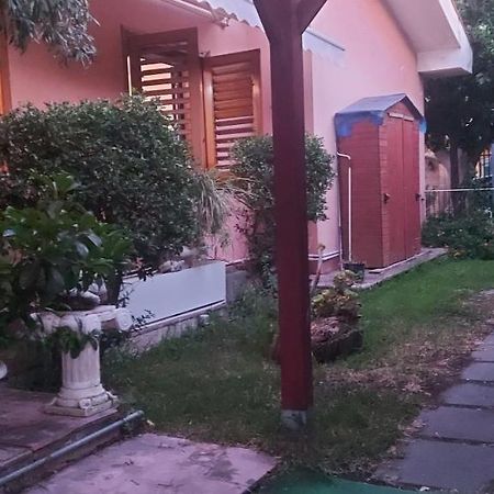 Stanza In Villa Con Giardino Con Box Doccia Idromassaggio Rent A Car Aci Bonaccorsi ภายนอก รูปภาพ