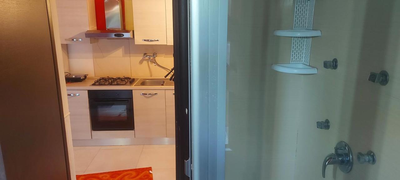 Stanza In Villa Con Giardino Con Box Doccia Idromassaggio Rent A Car Aci Bonaccorsi ภายนอก รูปภาพ